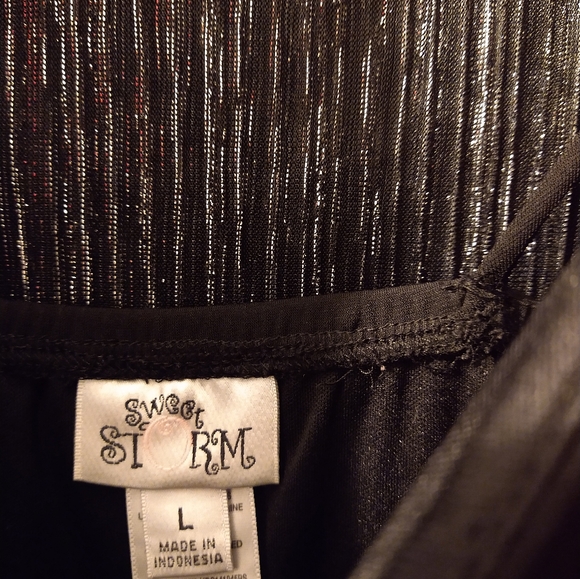 🖤 Sweet Storm dress! EUC 🖤 - Picture 4 of 4